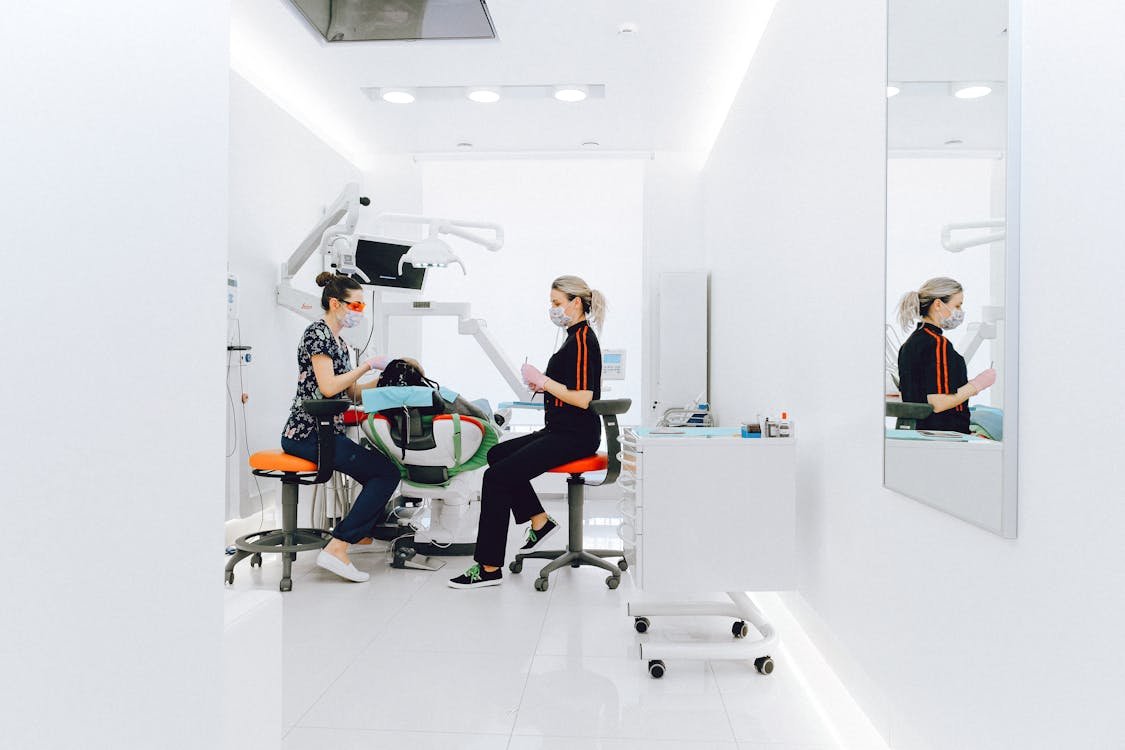 Qual e o tipo de protese dentaria mais barata — IM Odontologia Integrada em Curitiba