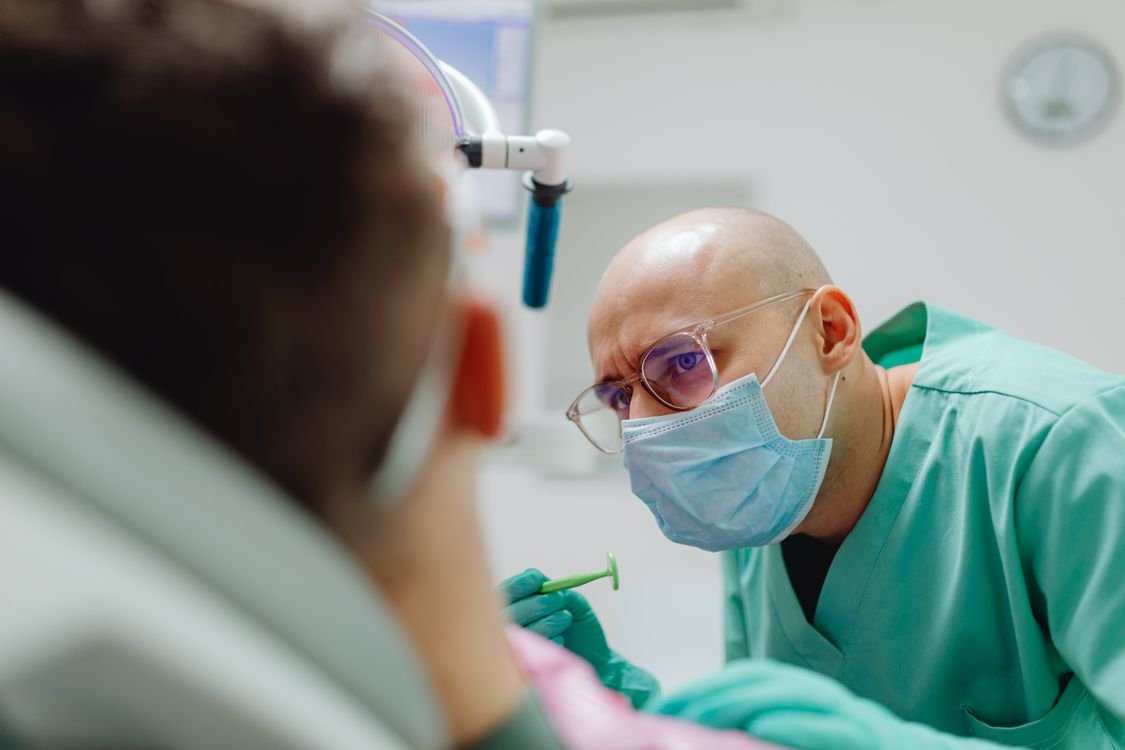 dentista no bairro Tarumã Curitiba — clínica especializada em implantes e próteses em Curitiba