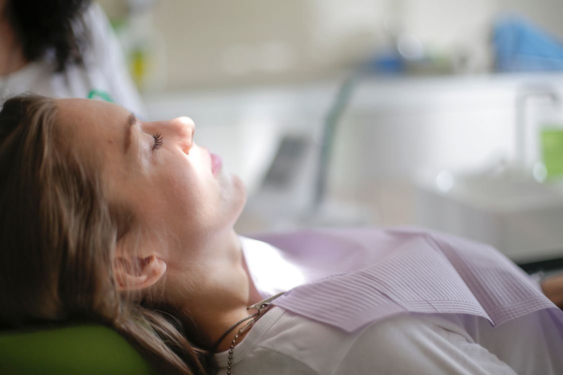 dentista no bairro Tingui Curitiba — clínica especializada em implantes e próteses em Curitiba