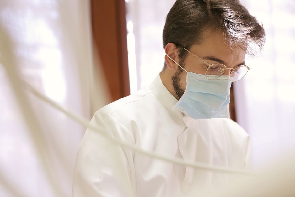 Gengivite tem cura — clínica especializada em implantes e próteses em Curitiba